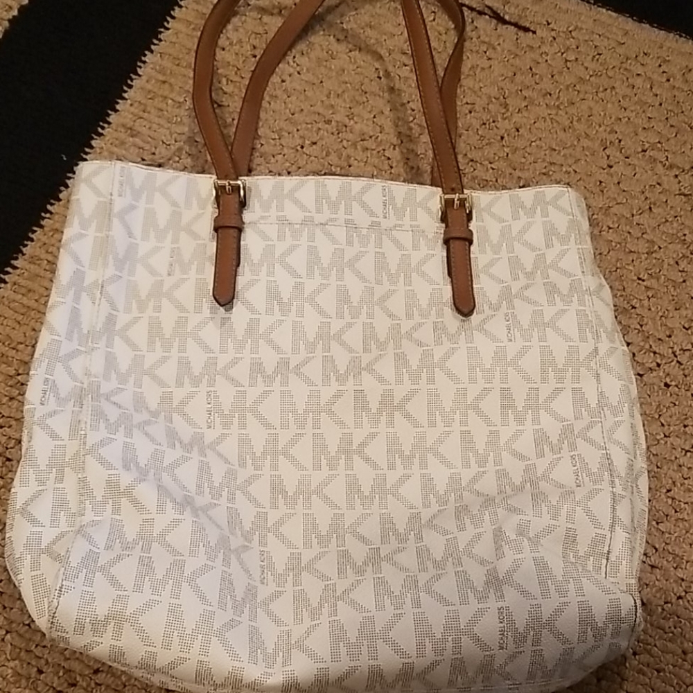 Handbag - Picture 2 of 3